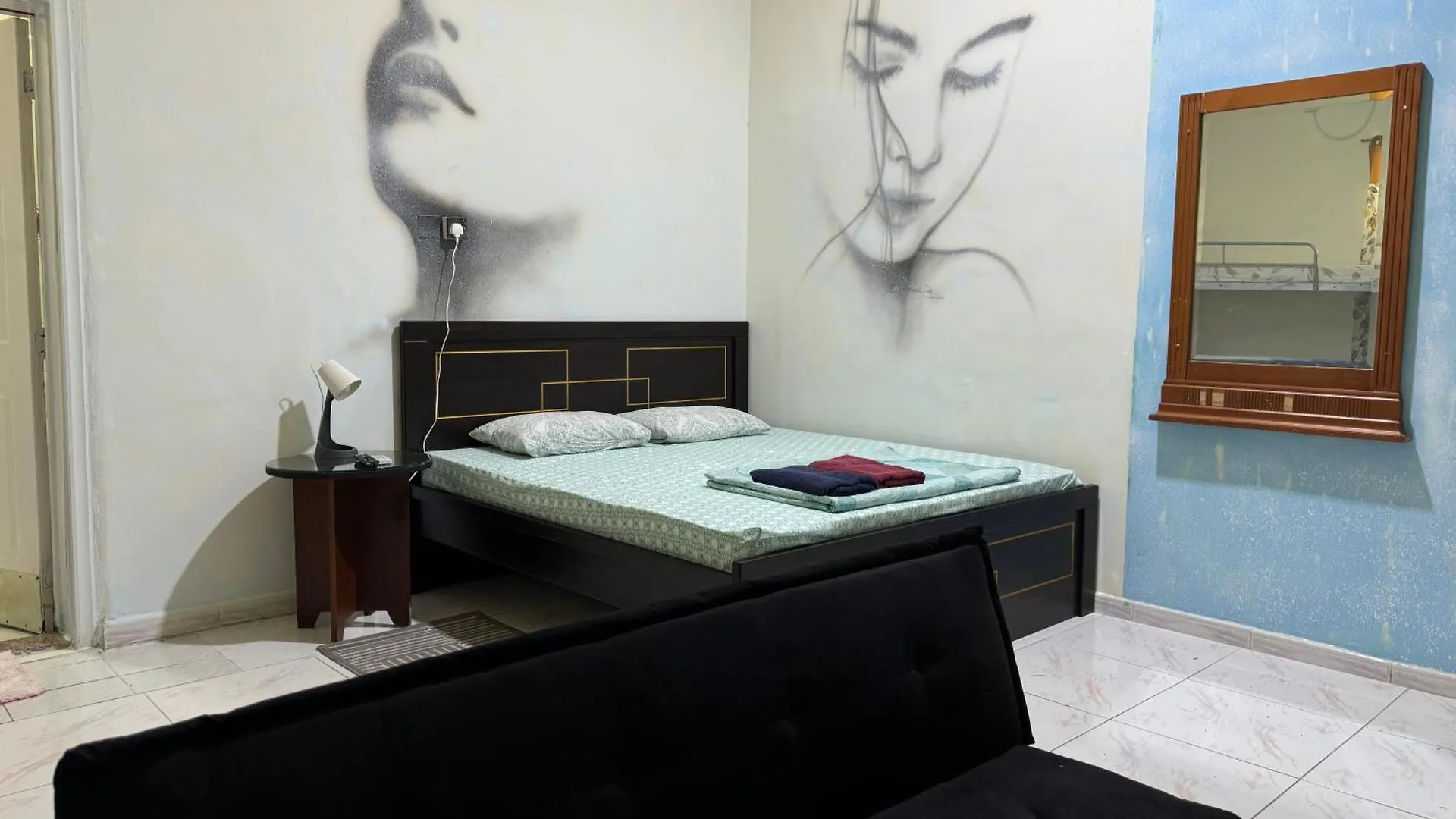 Basic Private Room With Attached Bathroom - No Parking Space 阿布扎比